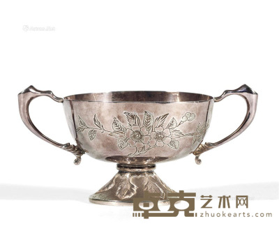 奖杯式錾花纯银杯 长12.0cm；高5.0cm