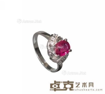Pt900红宝戒指