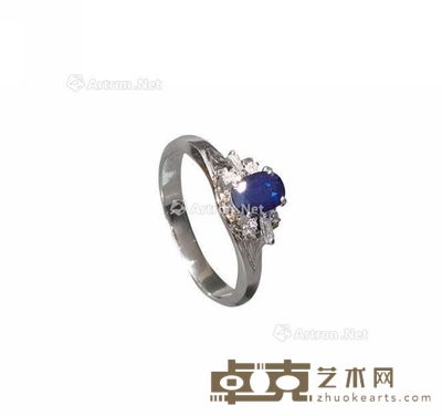 Pt900蓝宝戒指