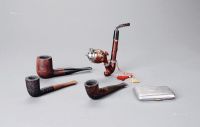 20世纪、英国维多利亚时期（1880-1900） 瑞典、法、英、美国天然石楠木古董烟斗4个、银古董烟盒