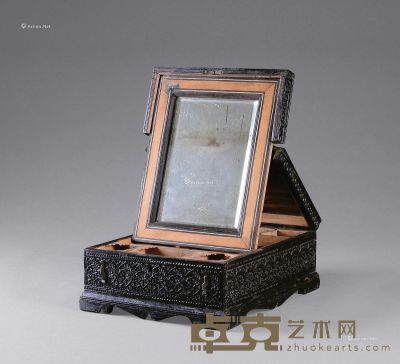 清 雕花檀香化妆盒 长28cm