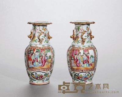 清 广彩开光人物狮耳花口瓶 （一对） 高24cm×2