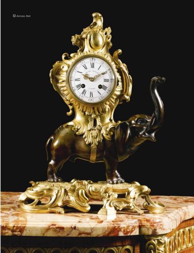 路易十五世风格鎏金及包浆铜大象造型壁炉台钟