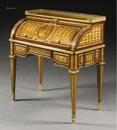 路易十六世风格桃花心木无花果木及果木镶嵌细工镶铜鎏金圆弧形活动面盖书桌