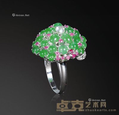 翡翠镶嵌戒指