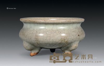 清 哥釉三足小炉 直径8cm