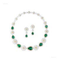 天然梨形祖母绿配黄钻及钻石项链、耳环套装