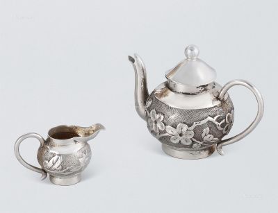 清代 银制迷你茶壶和奶缸 （一套）