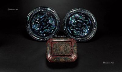 17世纪 黑漆碟镶嵌缧细龙纹和鎏金漆器盖盒 （两件）