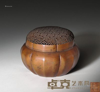 清 铜锦地纹瓜棱形暖炉 高8cm；直径11cm