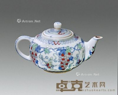 明成化 斗彩葡萄蝴蝶茶壶 12×7cm