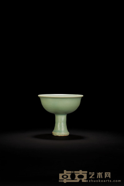 龙泉窑高足杯 直径11.5厘米 高10.5厘米