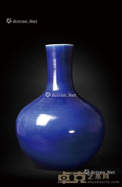 清乾隆 霁蓝釉天球瓶 高55cm
