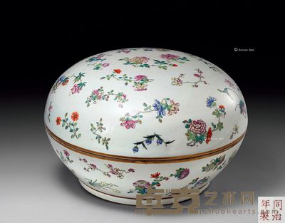 清同治 粉彩花卉捧盒 直径35cm