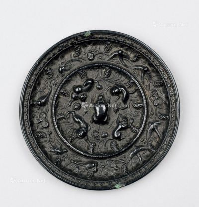 唐代 海兽葡萄纹铜镜