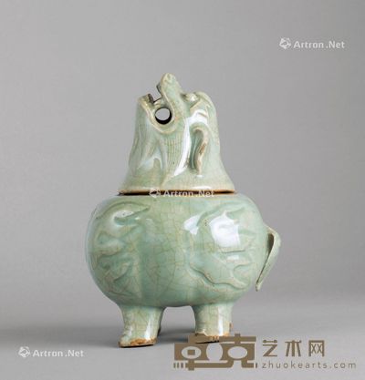 明代 七官青瓷狮子香熏 高16.8cm