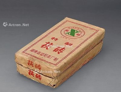 2001年 湘益茶厂1.5公斤黑茶砖 （两片）