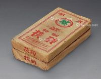 2002年 临湘（中柒）茶厂1.5公斤黑茶砖 （两片）
