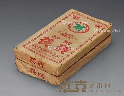 2002年 临湘（中柒）茶厂1.5公斤黑茶砖 （两片） --