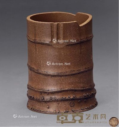 万国琴 老竹断笔筒 高11cm;直径8cm