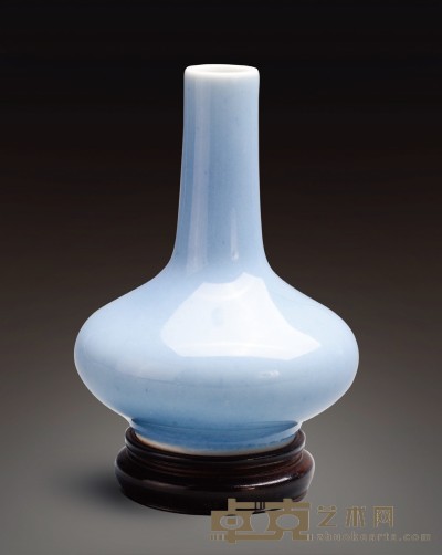 清代 天蓝釉小瓶 高：12cm