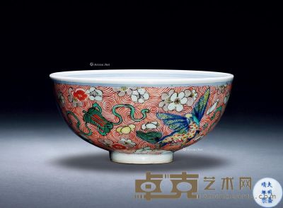 清康熙 五彩神兽花卉碗 直径12.7cm