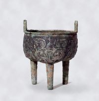 商晚期 公元前12至11世纪 铸青铜饕餮纹鬲鼎