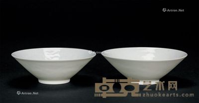 白釉暗花双龙笠式碗 高3.3cm；直径10.2cm