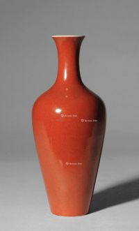 清18世纪 珊瑚红釉撇口瓶