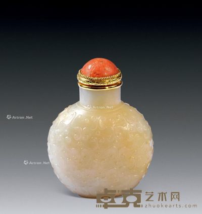 清 翡翠如意纹珊瑚帽鼻烟壶（官办造） 6.2×4.7×3cm