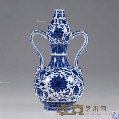 清乾隆 青花缠枝纹如意耳葫芦瓶 高26cm