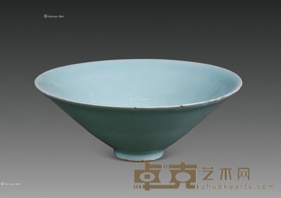 南宋龙泉窑青釉划花纹盏 （一件） 口径14.6cm；底径3.4cm；高5.5cm