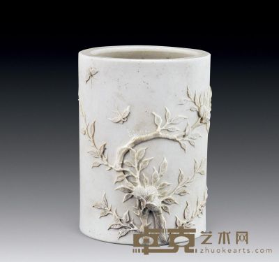 清代 反瓷花蝶纹笔筒 直径9cm；高12cm