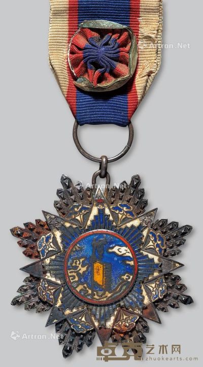 民国时期国民政府第一版四等云麾勋章一枚 --