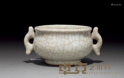 清雍正 仿哥釉戟耳炉 长11.5cm