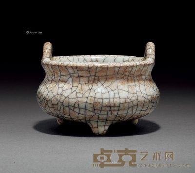 清雍正 仿哥釉冲天耳三足炉 直径10cm
