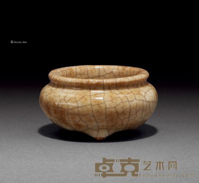 清 仿哥釉三足小炉 直径5.5cm