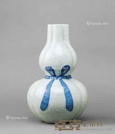 清代 仿官窑釉青花包袱带三管葫芦瓶 高31.3cm