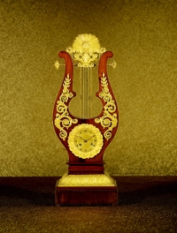 木质嵌铜花竖琴钟