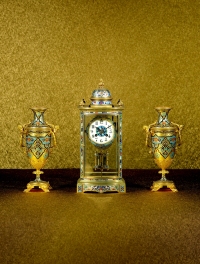 铜鎏金珐琅四明三件套钟