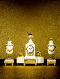 白理石嵌铜雕三件套钟
