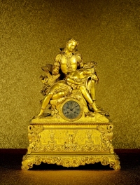 铜鎏金台钟
