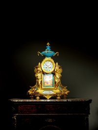 铜鎏金瓷片台钟
