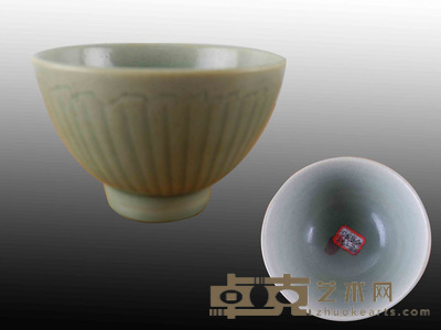 龙泉窑梅子青折扇纹碗 高：9cm,口：12cm,底：6cm