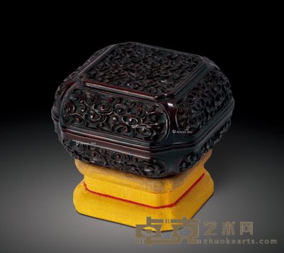 清 紫檀云纹方盒 长8.4cm;高4.7cm