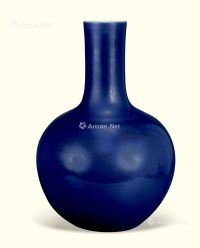 清 霁蓝釉天球瓶