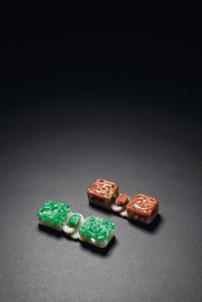 清中期 翡翠雕螭龙纹带扣 （一对）