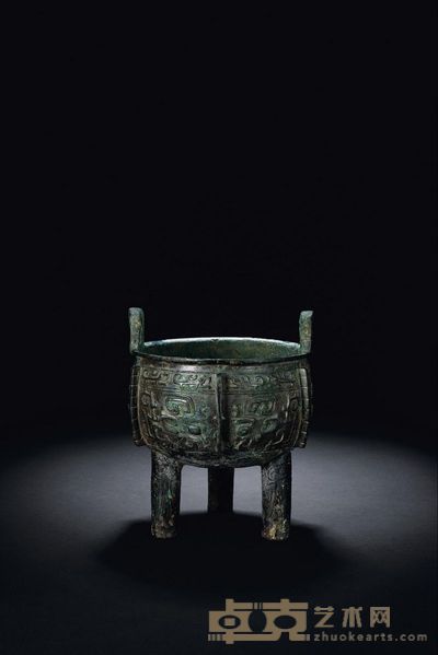 西周 青铜兽面纹鼎 高14.6cm;宽20.3cm