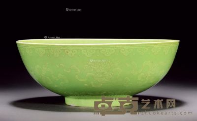 清 苹果绿釉八仙纹碗 直径19.5cm；高7.5cm
