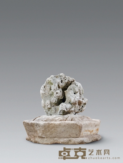 清·汉白玉海波纹六角盆连珊瑚石赏石 58×55×35cm